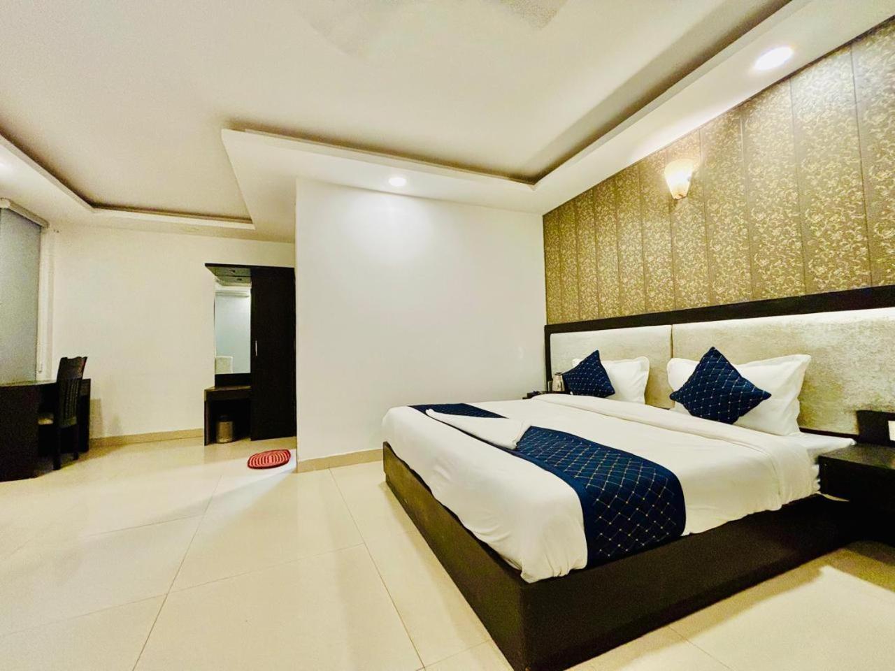 The Bellwood Suites Near Igi Airport نيودلهي المظهر الخارجي الصورة