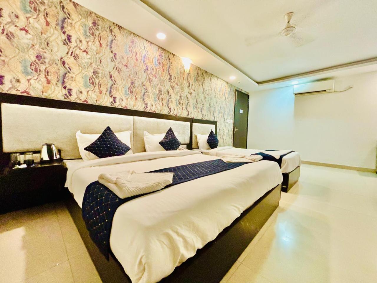 The Bellwood Suites Near Igi Airport نيودلهي المظهر الخارجي الصورة